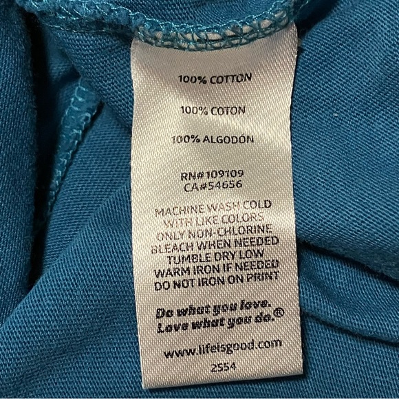 Life Is Good Snowflake American Flag Long Sleeve Crusher Tee - Picture 6 of 8